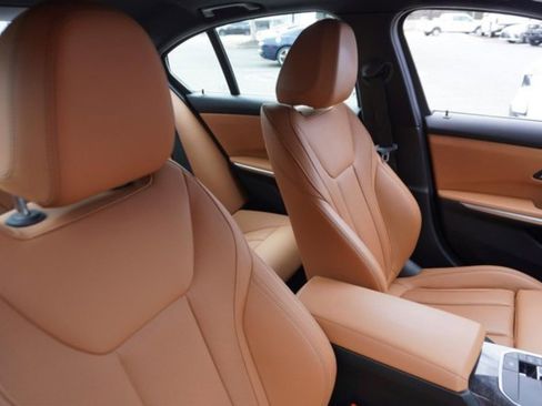 Used 2022 BMW 330i xDrive Sedan w/ Driving Assistance Package image 21