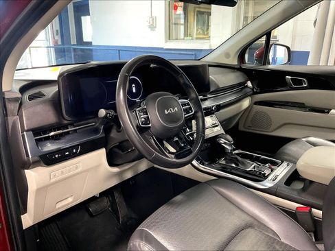 Used 2023 Kia Carnival SX Prestige FWD image 8