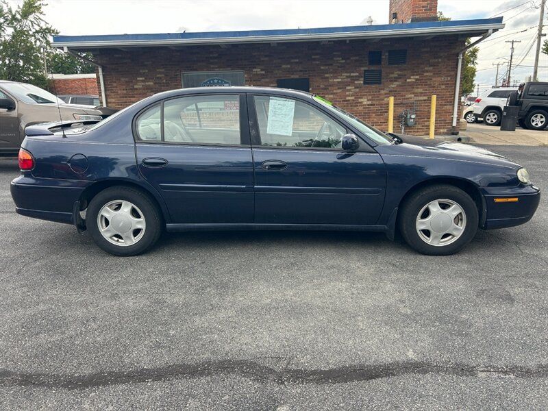 Used 2000 Chevrolet Malibu LS w/ Preferred Equipment Group 1 FWD image 2