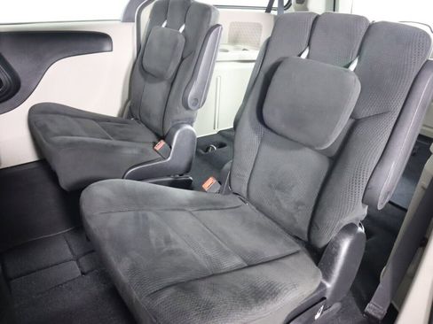 Used 2015 Dodge Grand Caravan American Value Package w/ UConnect Hands-Free Group image 26
