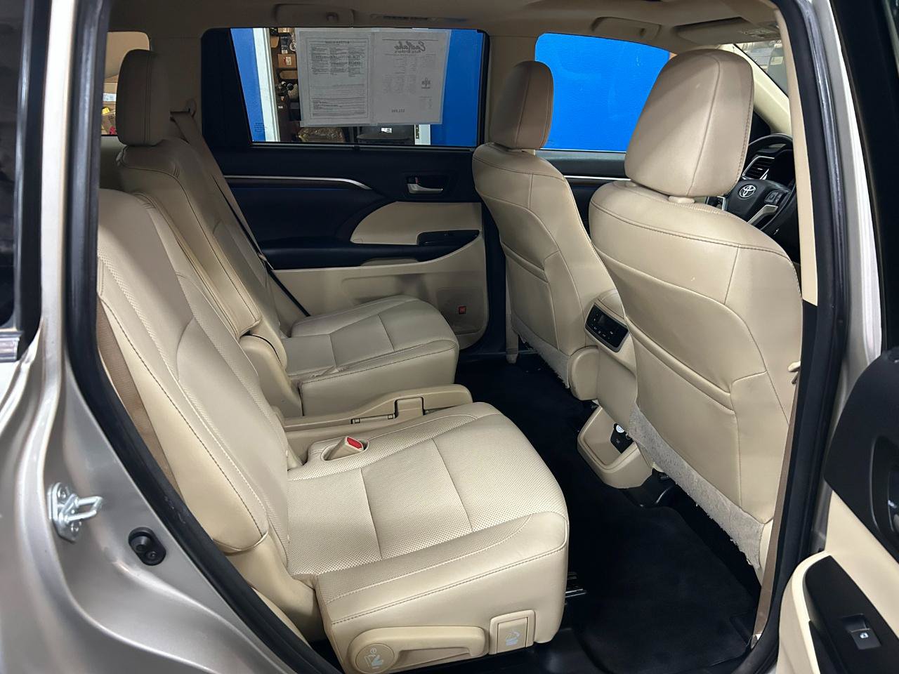 Used 2016 Toyota Highlander Limited AWD/4WD image 11