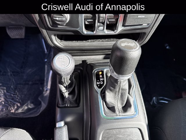 Used 2022 Jeep Wrangler Unlimited Sahara w/ Cold Weather Group AWD/4WD image 24