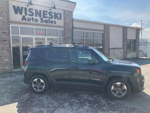 Used 2017 Jeep Renegade Sport w/ Power & Air Group FWD image 2