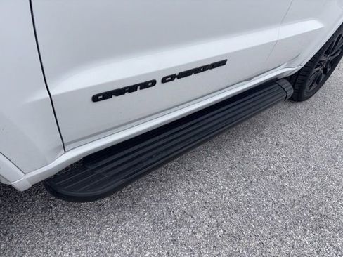 Used 2020 Jeep Grand Cherokee Altitude image 4