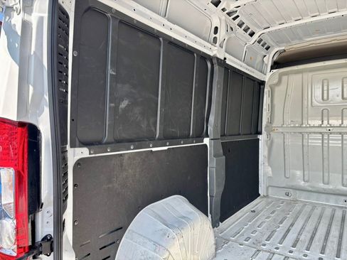 Used 2025 RAM ProMaster 2500 w/ Convenience Group FWD image 26