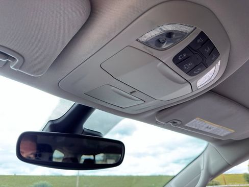 Used 2023 Chrysler Pacifica Touring-L FWD image 42