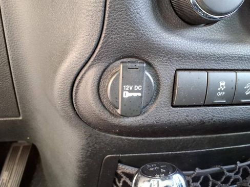 Used 2017 Jeep Wrangler Unlimited Sport w/ Connectivity Group AWD/4WD image 10