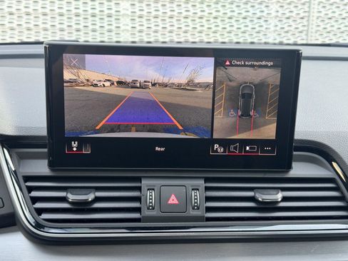 Used 2024 Audi Q5 e Prestige w/ Prestige Package image 14
