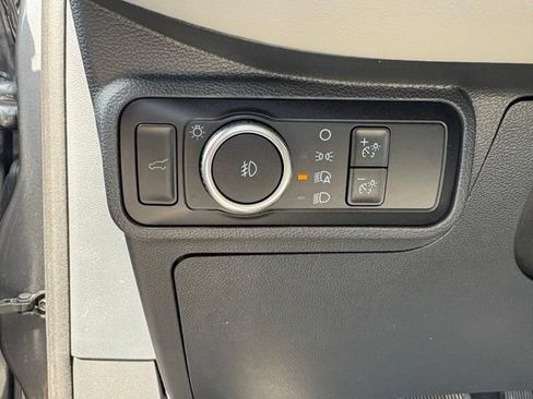 Used 2025 Ford Explorer Active w/ Active Comfort Package AWD/4WD image 21