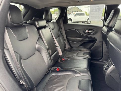 Used 2022 Jeep Cherokee Latitude Lux w/ Sun & Sound Group AWD/4WD image 29