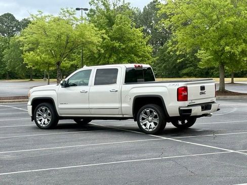 Used 2015 GMC Sierra 1500 Denali w/ Driver Alert Package AWD/4WD image 4