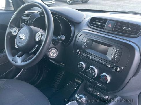 Used 2016 Kia Soul FWD image 22