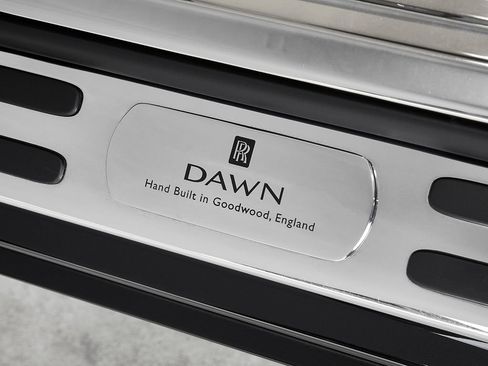 Certified 2016 Rolls-Royce Dawn image 28