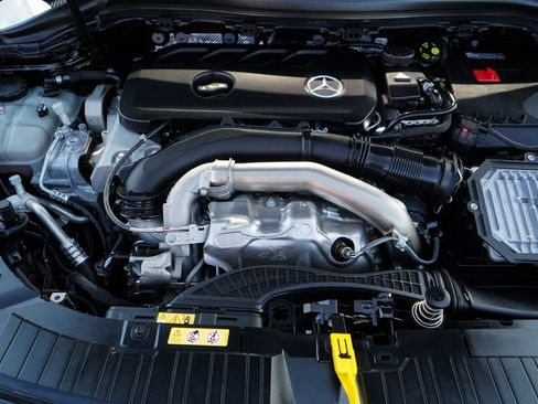 Used 2025 Mercedes-Benz GLA 250 image 14