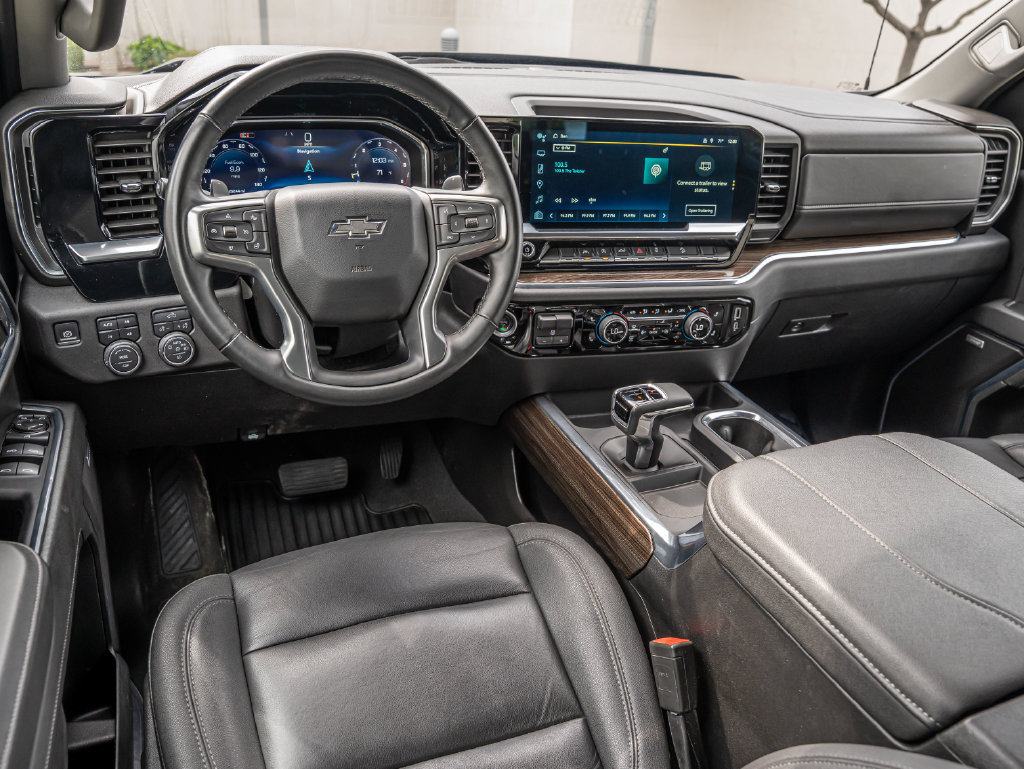 Used 2024 Chevrolet Silverado 1500 RST w/ Convenience Package II AWD/4WD image 4