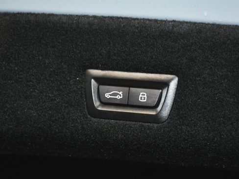 Used 2024 BMW i7 xDrive60 image 71