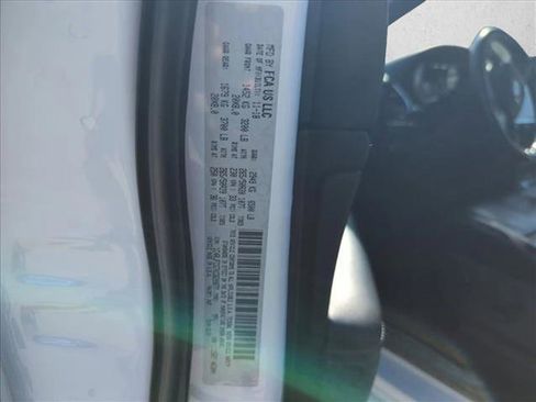 Used 2019 Jeep Grand Cherokee Overland image 25