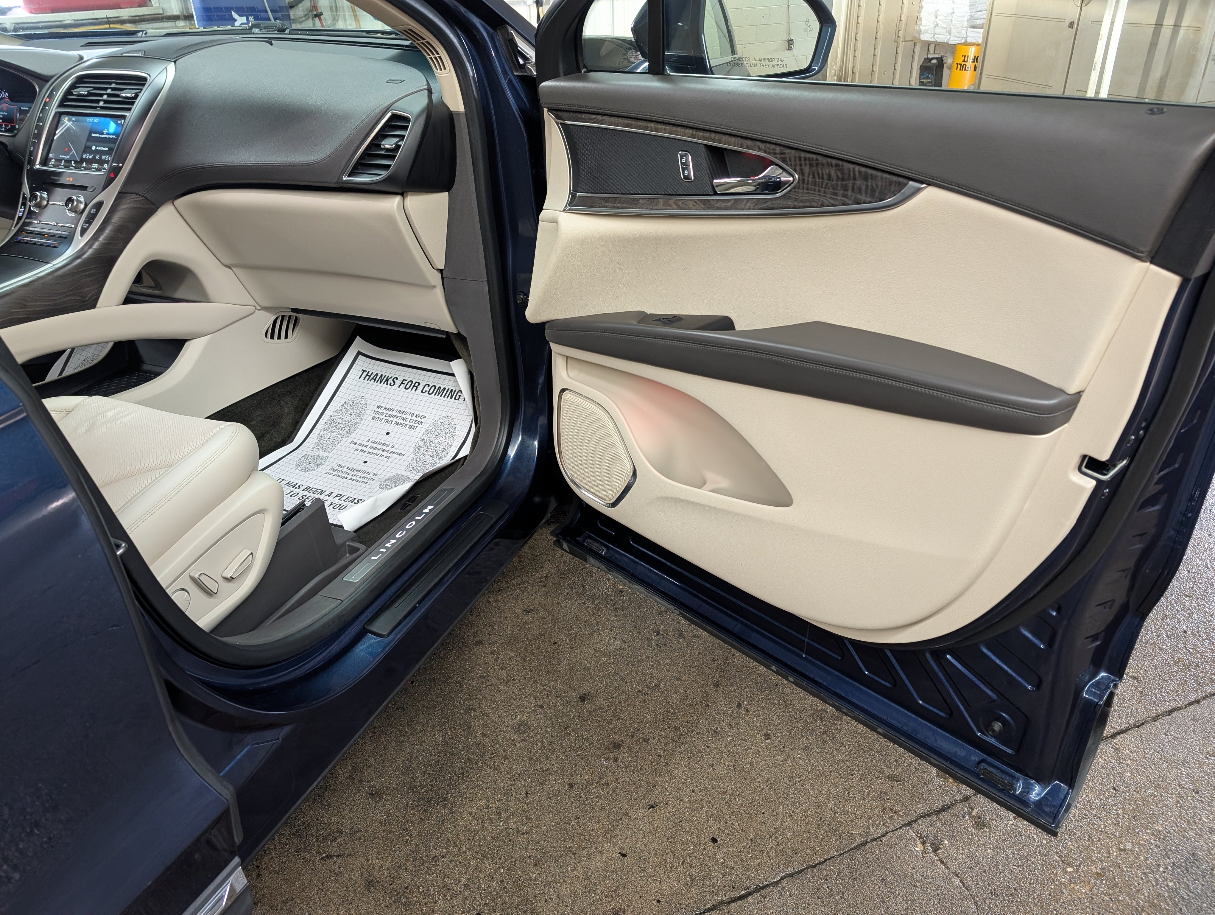 Used 2017 Lincoln MKX Reserve w/ Lincoln MKX Climate Package AWD/4WD image 5