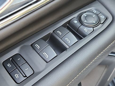 Used 2023 GMC Yukon AT4 w/ AT4 Premium Package image 23