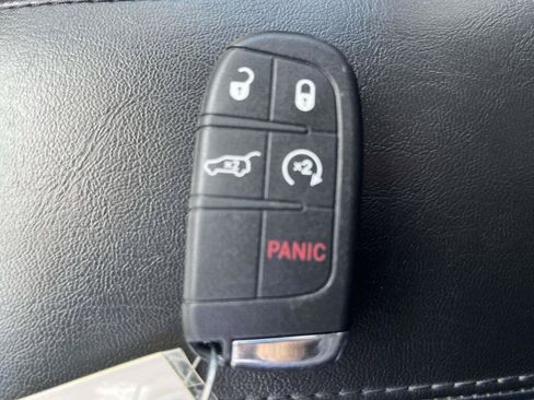 Used 2024 Jeep Compass Trailhawk AWD/4WD image 4