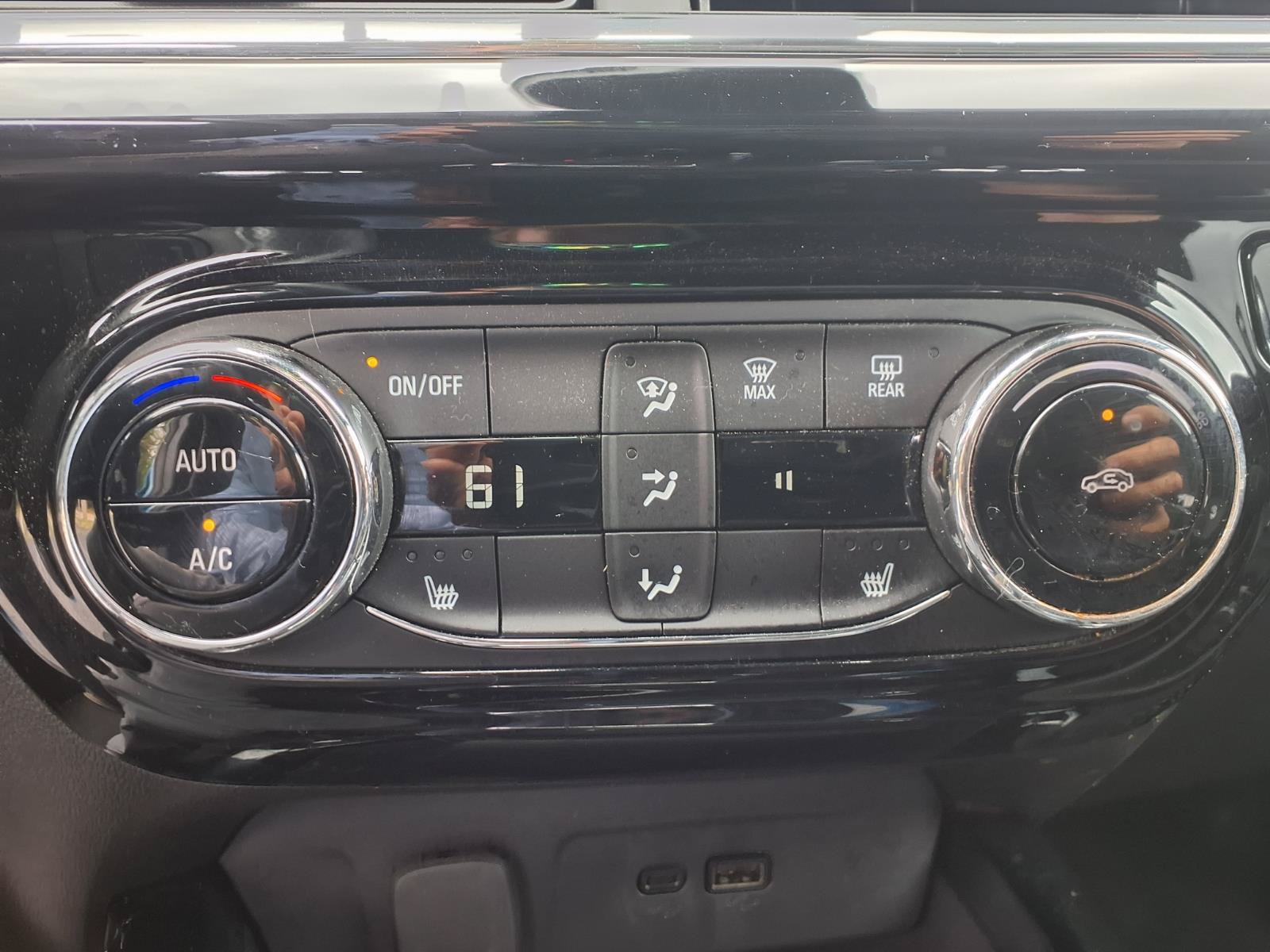 Used 2025 Chevrolet Trax RS w/ Driver Confidence Package FWD image 8