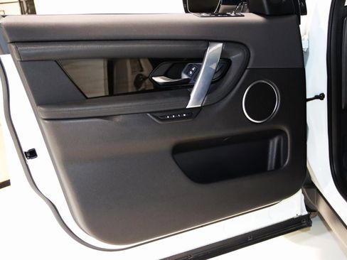 Used 2020 Land Rover Discovery Sport S image 31