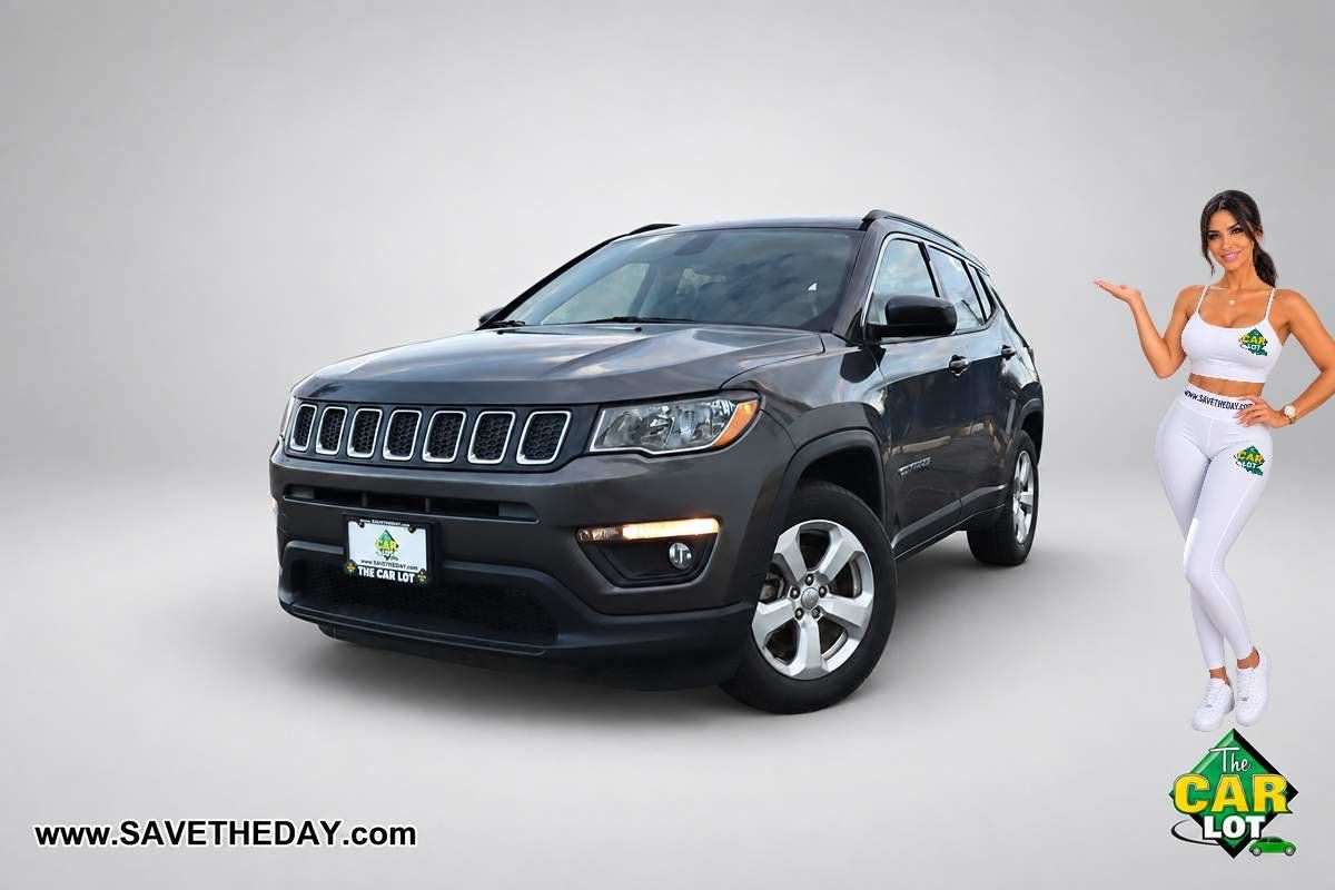 Used 2018 Jeep Compass Latitude FWD image 1