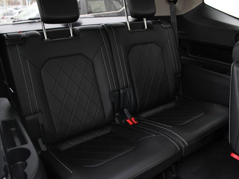 Certified 2025 Volkswagen Atlas SEL Premium R-Line image 27