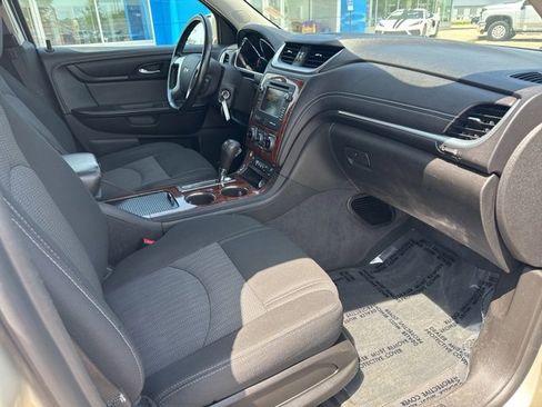 Used 2013 Chevrolet Traverse LT image 7