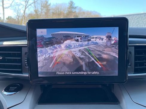 Used 2022 Ford Explorer XLT w/ Equipment Group 202A image 29