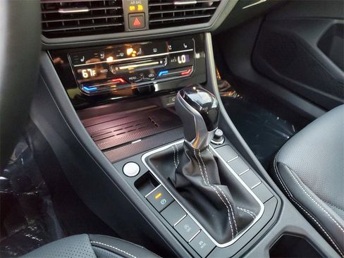 New 2025 Volkswagen Jetta SEL image 10