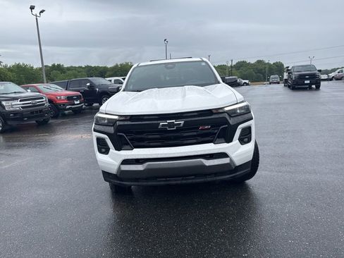 Used 2025 Chevrolet Colorado Z71 w/ Midnight Edition AWD/4WD image 2