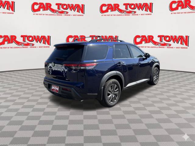 Used 2022 Nissan Pathfinder SV FWD image 3