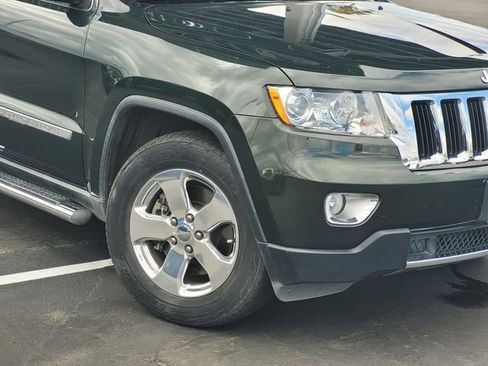 Used 2011 Jeep Grand Cherokee Limited w/ Luxury Group II AWD/4WD image 3