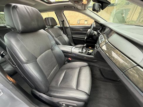 Used 2014 BMW 750Li RWD image 10