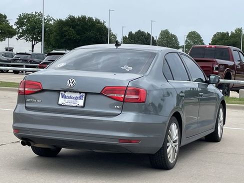 Used 2015 Volkswagen Jetta SE FWD image 4