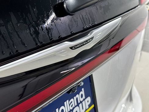 New 2026 Chrysler Pacifica Select FWD image 18