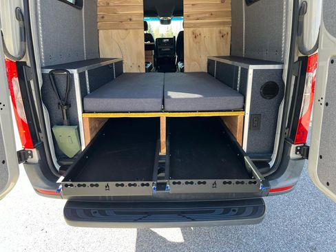 Used 2022 Mercedes-Benz Sprinter 2500 image 18