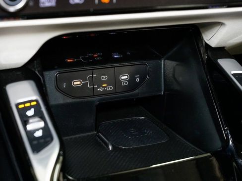 Certified 2024 Kia Sorento SX image 22