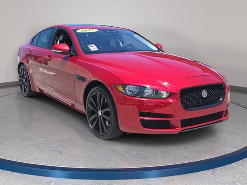 Used 2017 Jaguar XE Prestige AWD/4WD image 4