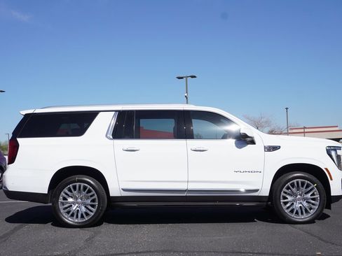 New 2026 GMC Yukon XL Elevation AWD/4WD image 2