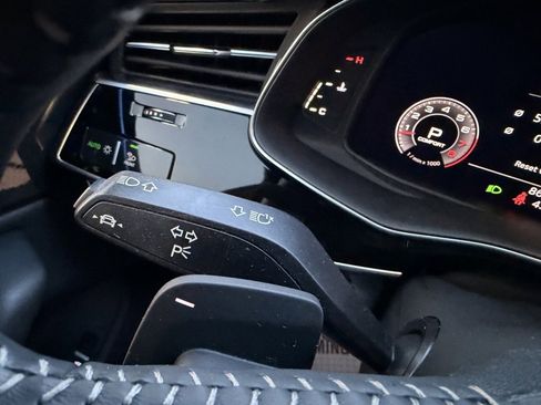 Used 2019 Audi Q8 Prestige image 19