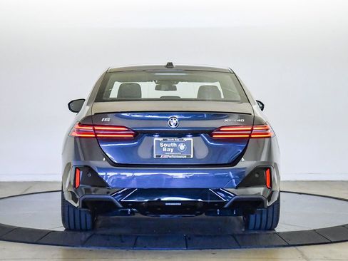 New 2026 BMW i5 eDrive40 w/ M Sport Package image 3