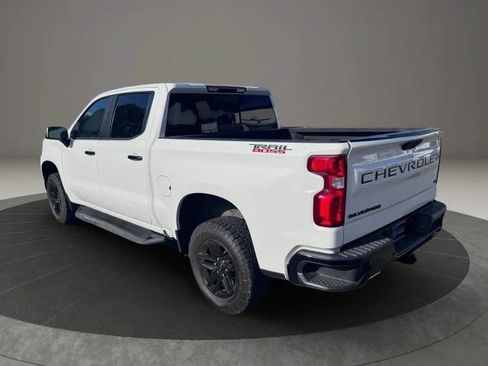 Used 2021 Chevrolet Silverado 1500 LT Trail Boss w/ Convenience Package II AWD/4WD image 3