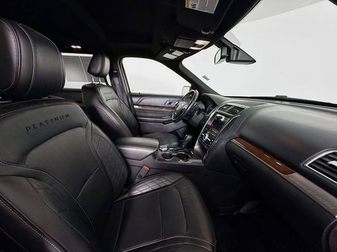 Used 2018 Ford Explorer Platinum image 28