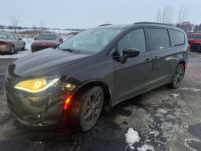 Used 2020 Chrysler Pacifica Touring-L Plus