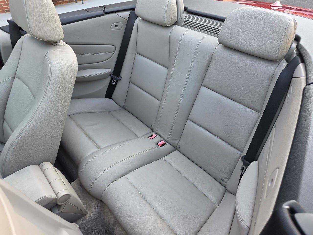 Used 2011 BMW 135i Convertible RWD image 20