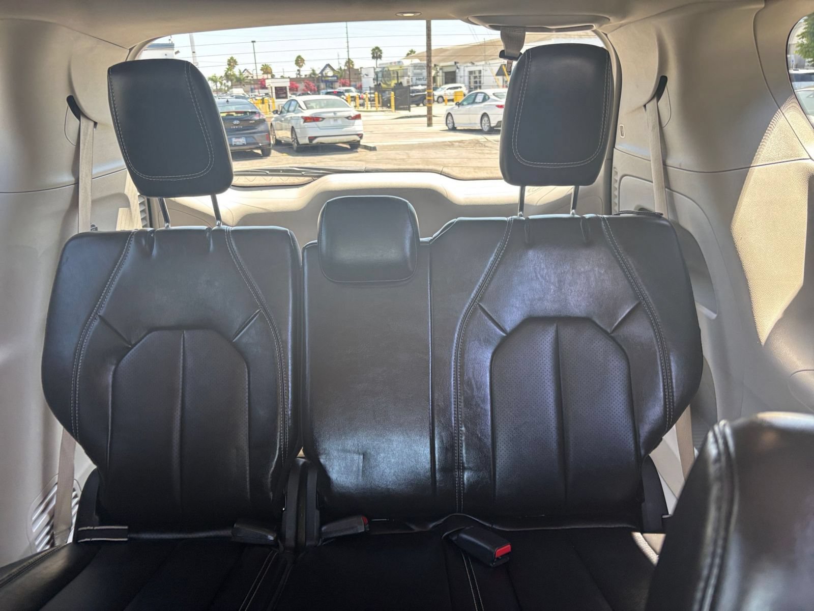 Used 2024 Chrysler Pacifica Touring-L FWD image 30