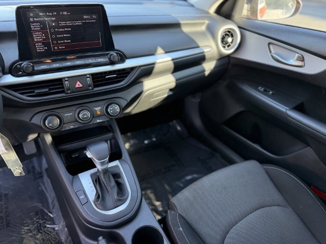Certified 2024 Kia Forte LXS w/ LXS Technology Package FWD image 21