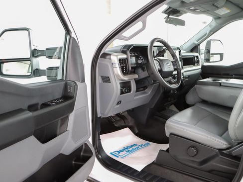 Used 2023 Ford F250 XL w/ FX4 Off-Road Package image 4